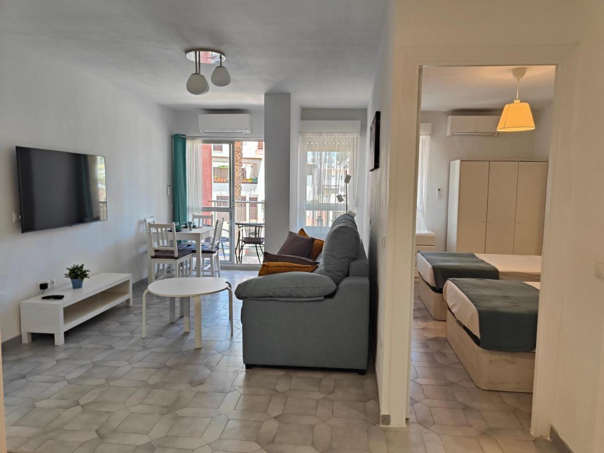 Apartamento Entero, Enormes Piscinas, Terraza Y Playa Benalmadena Exterior photo