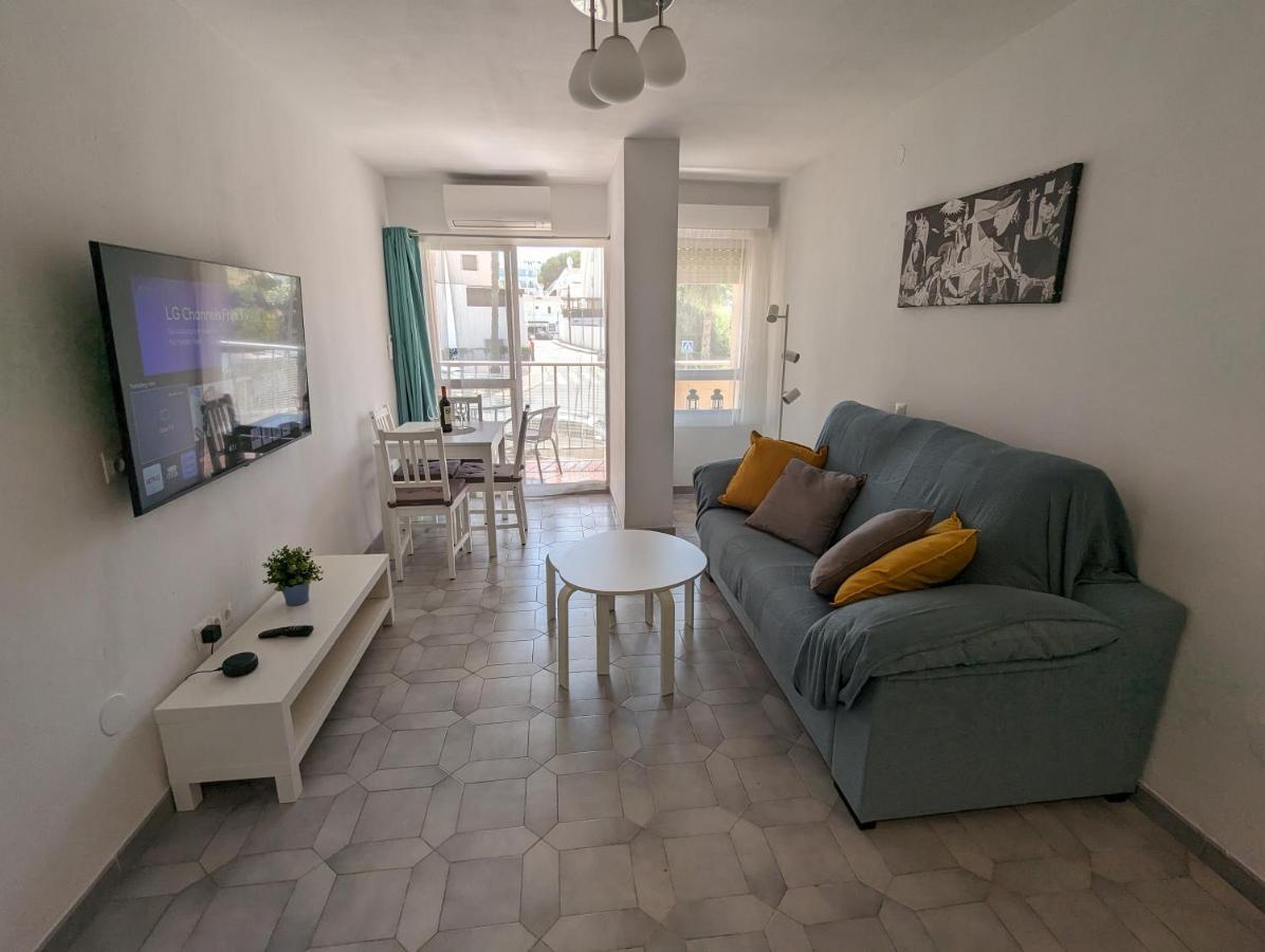 Apartamento Entero, Enormes Piscinas, Terraza Y Playa Benalmadena Exterior photo