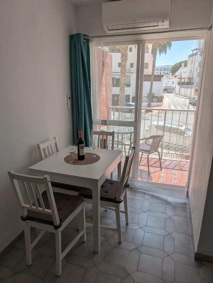 Apartamento Entero, Enormes Piscinas, Terraza Y Playa Benalmadena Exterior photo