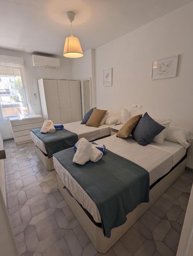 Apartamento Entero, Enormes Piscinas, Terraza Y Playa Benalmadena Exterior photo