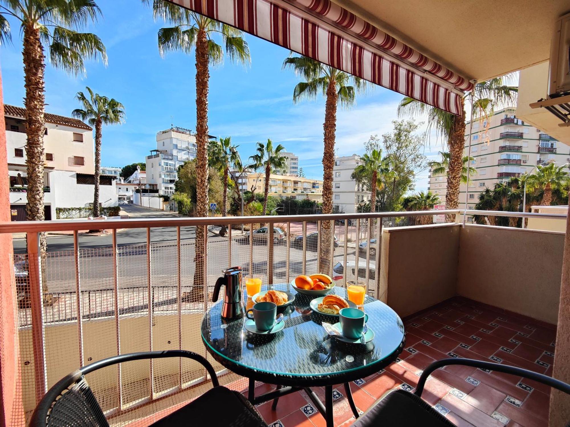 Apartamento Entero, Enormes Piscinas, Terraza Y Playa Benalmadena Exterior photo