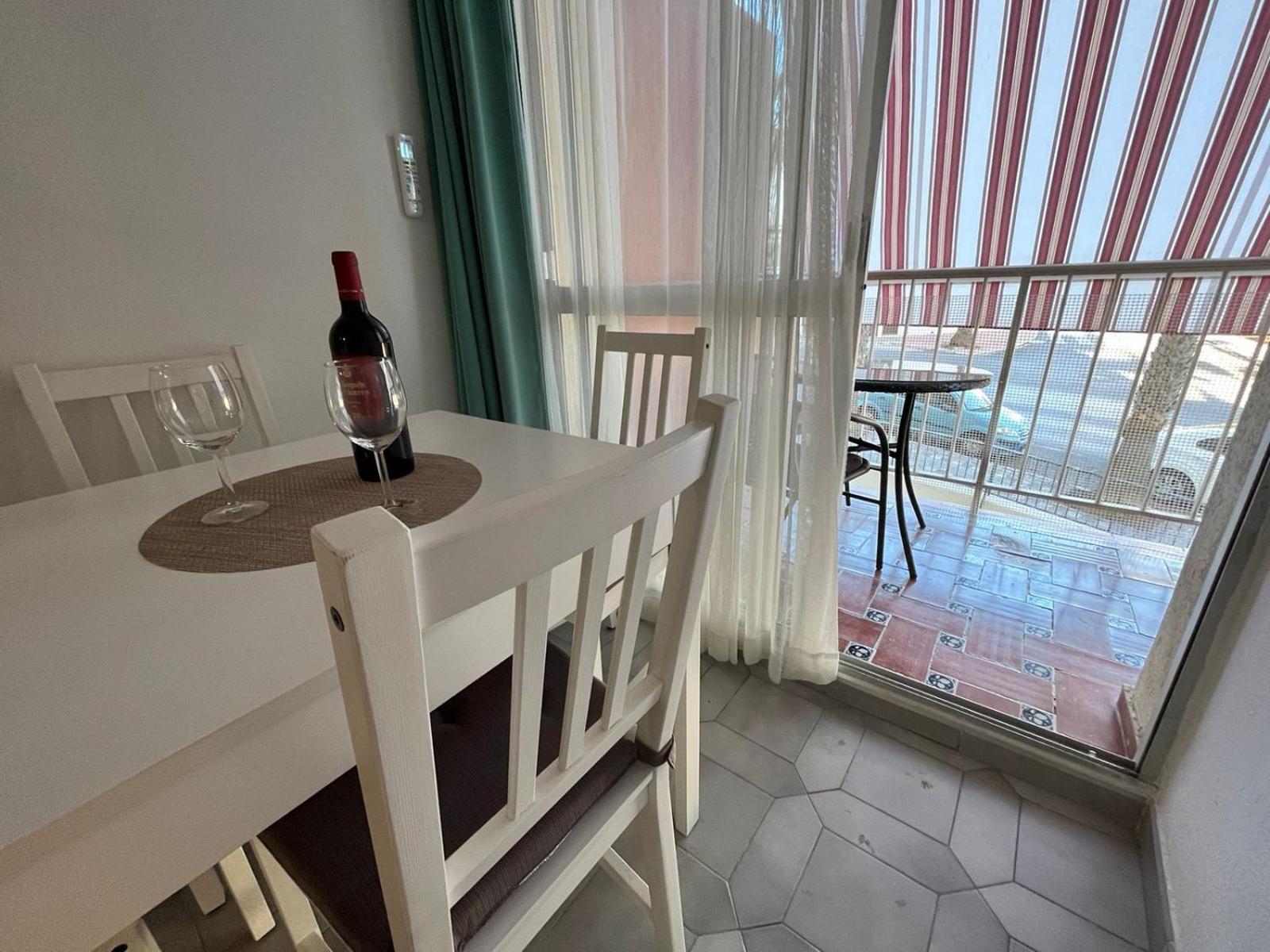 Apartamento Entero, Enormes Piscinas, Terraza Y Playa Benalmadena Exterior photo
