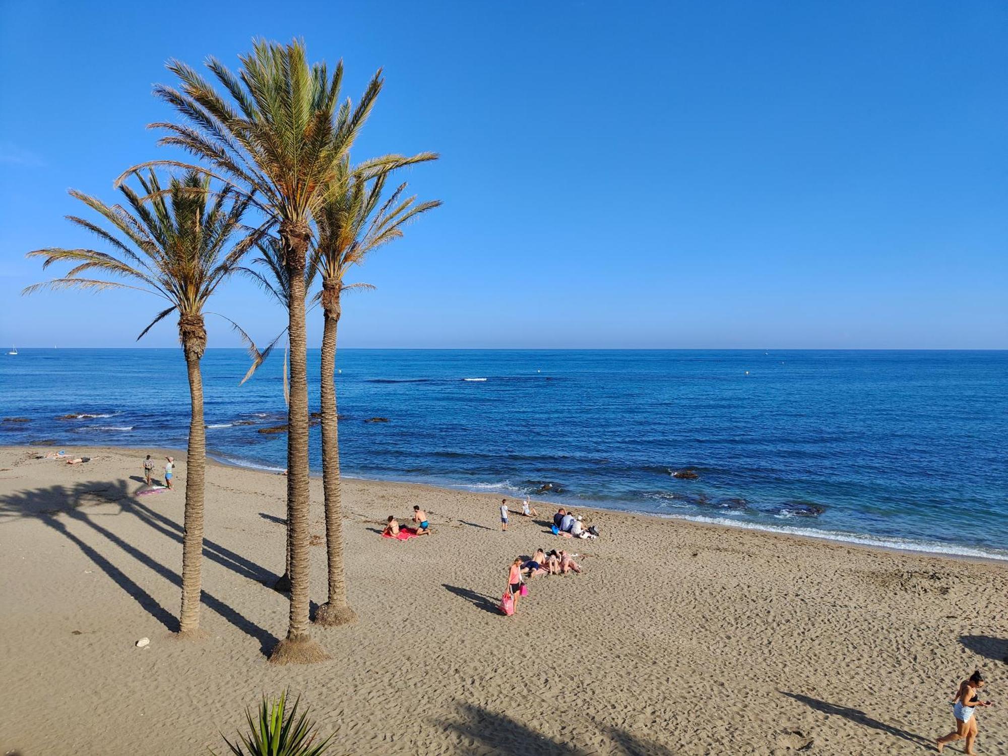 Apartamento Entero, Enormes Piscinas, Terraza Y Playa Benalmadena Exterior photo