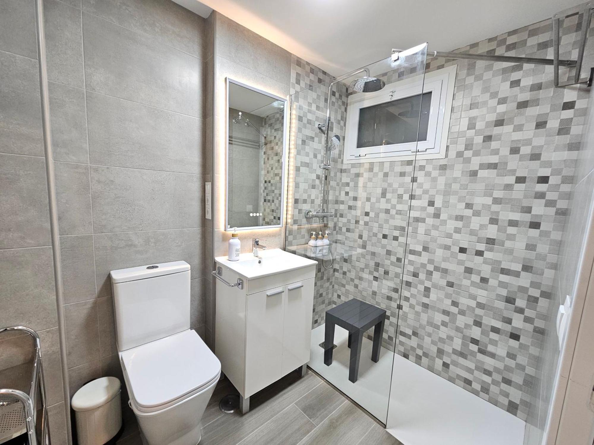 Apartamento Entero, Enormes Piscinas, Terraza Y Playa Benalmadena Exterior photo